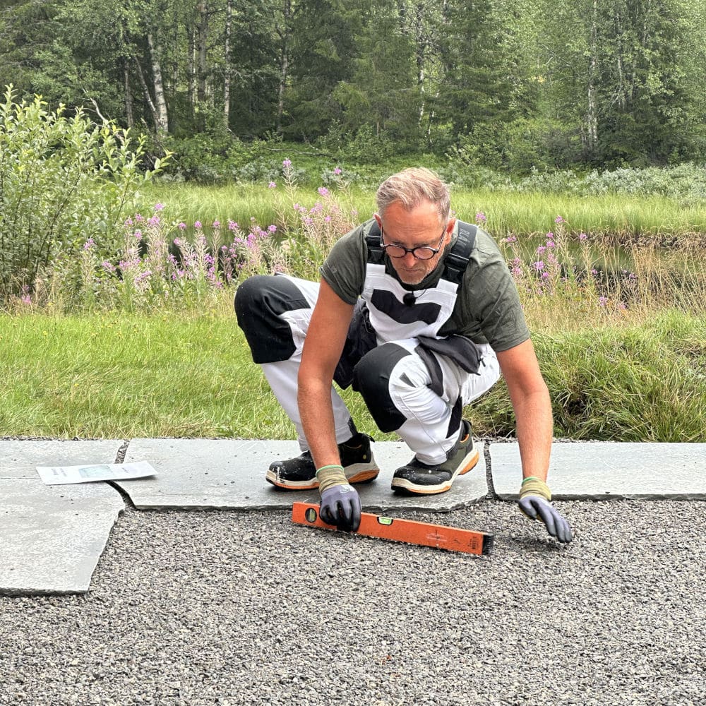 Med rätt grus och tjockleksanpassad skiffer är jobbet enkelt