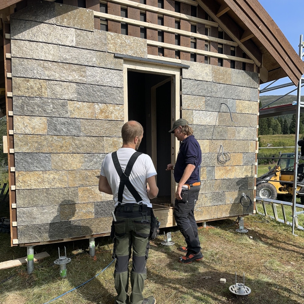 Skiffern är färdiganpassat för enkel installation